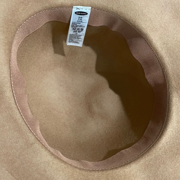 Old Navy®️ Wool Hat in Camel Color with Faux Black Leather Trim Detail - Picture 6 of 8